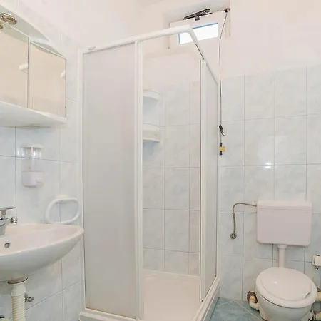 Cozy In Biograd With Wifi Apartament Biograd Na Moru