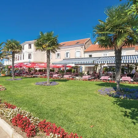 Cozy In Biograd With Wifi